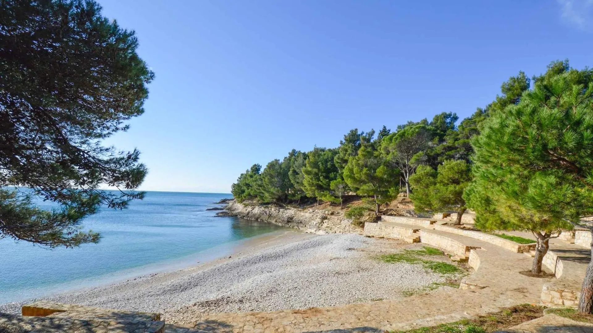 Two-Bedroom Apartment Pula Near Sea 1 Veruda